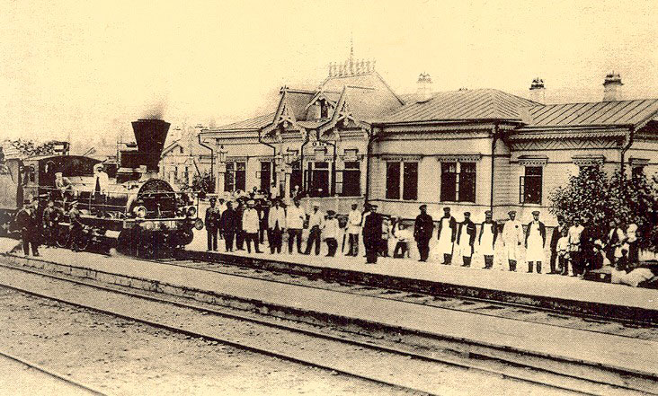 Историческое фото: одна их первых железных дорог с применением деревянных шпал